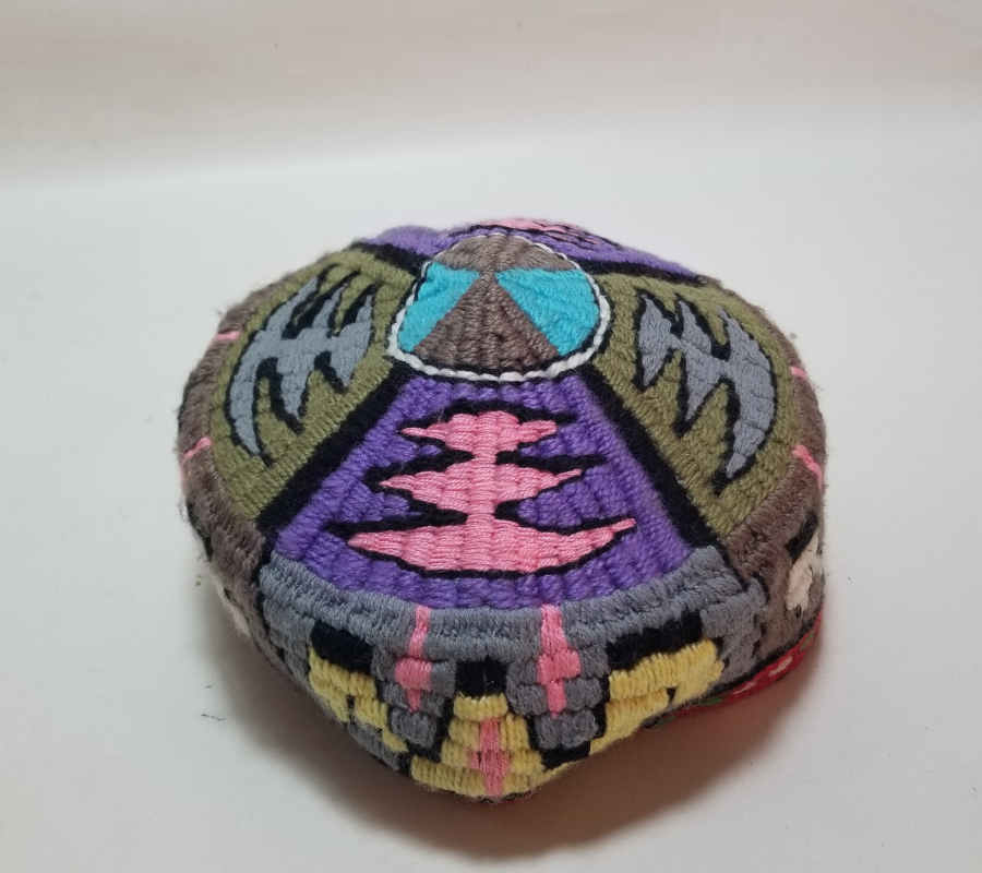 ÜZERİNDE BOY FİGÜRÜ BULUNAN YÖRÜK İŞİ ANTİKA NADİR DAMAT TAKKESİ