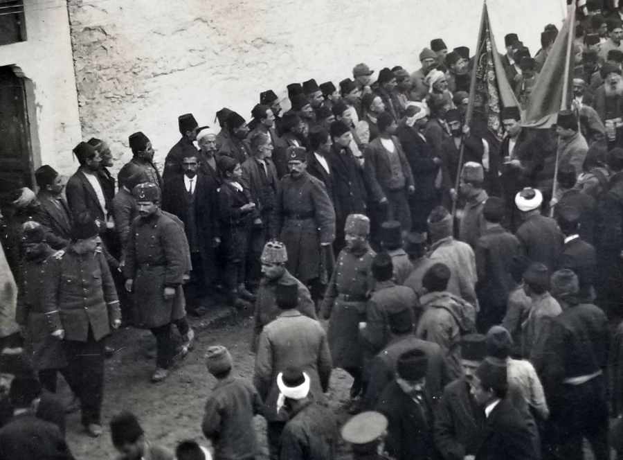 1. DÜNYA SAVAŞI DÖNEMİ CUMA ÇIKIŞI CİHAD-I EKBER'E ÇAĞRI KONULU FOTOĞRAF