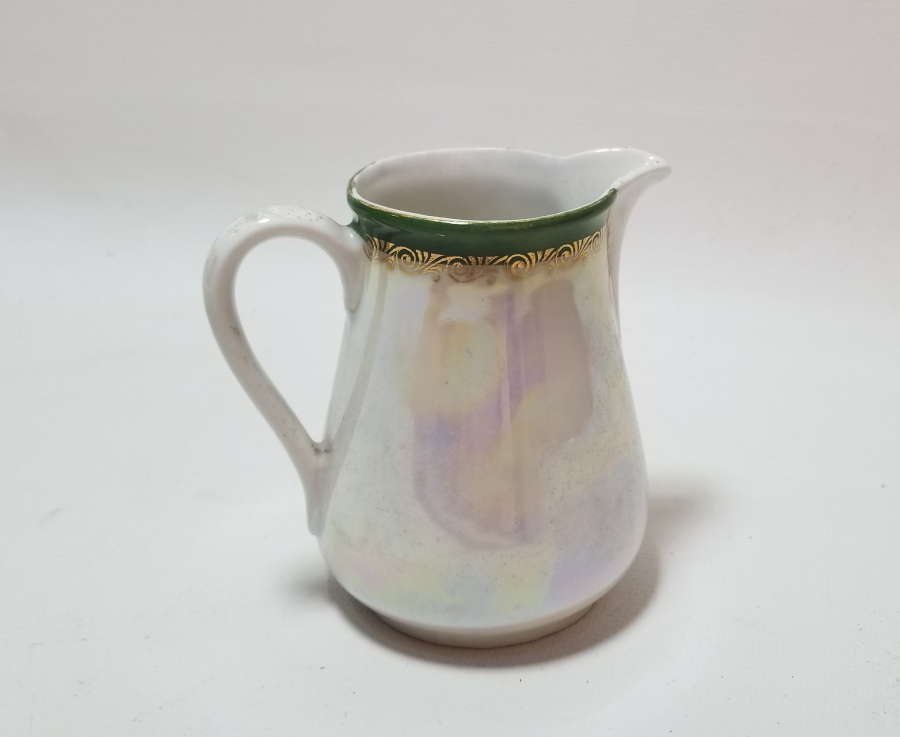 ÜZERİ ALTIN VARAKLI NADİR TİPTE ALTI OSMANLICA YAZILI KUZNETSOV SÜTLÜK