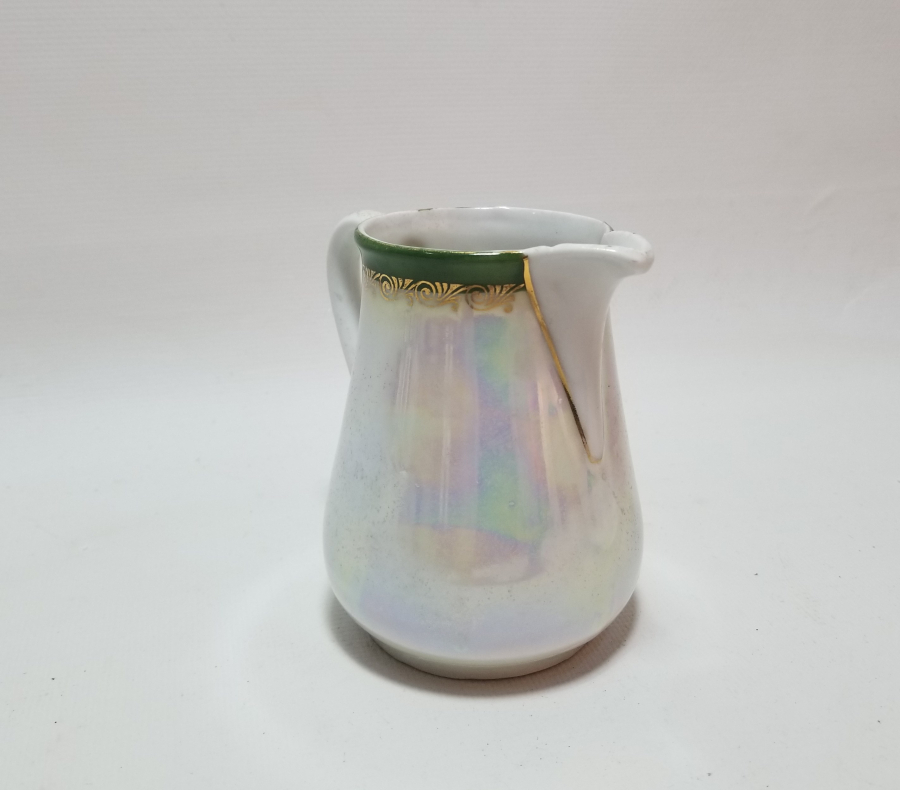 ÜZERİ ALTIN VARAKLI NADİR TİPTE ALTI OSMANLICA YAZILI KUZNETSOV SÜTLÜK