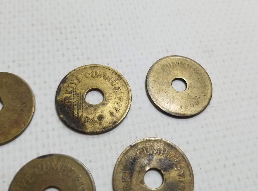 1948-1949 YILLARINA AİT KOLEKSİYONLUK DELİK 2,5 KURUŞ LOTU