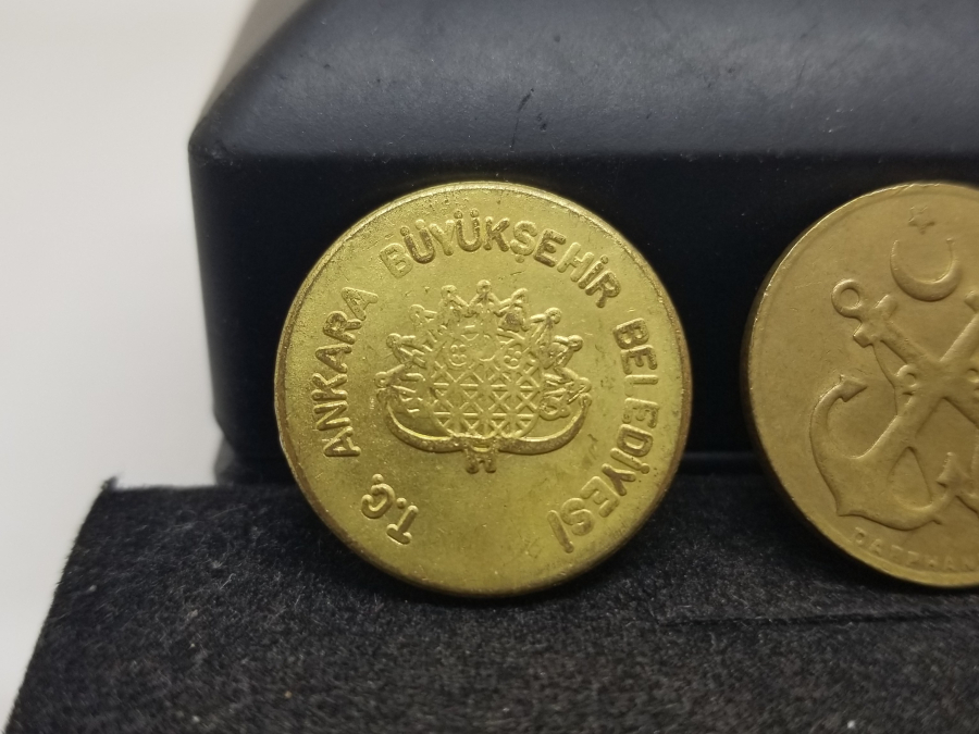 İKİ ADET ANTİKA JETON