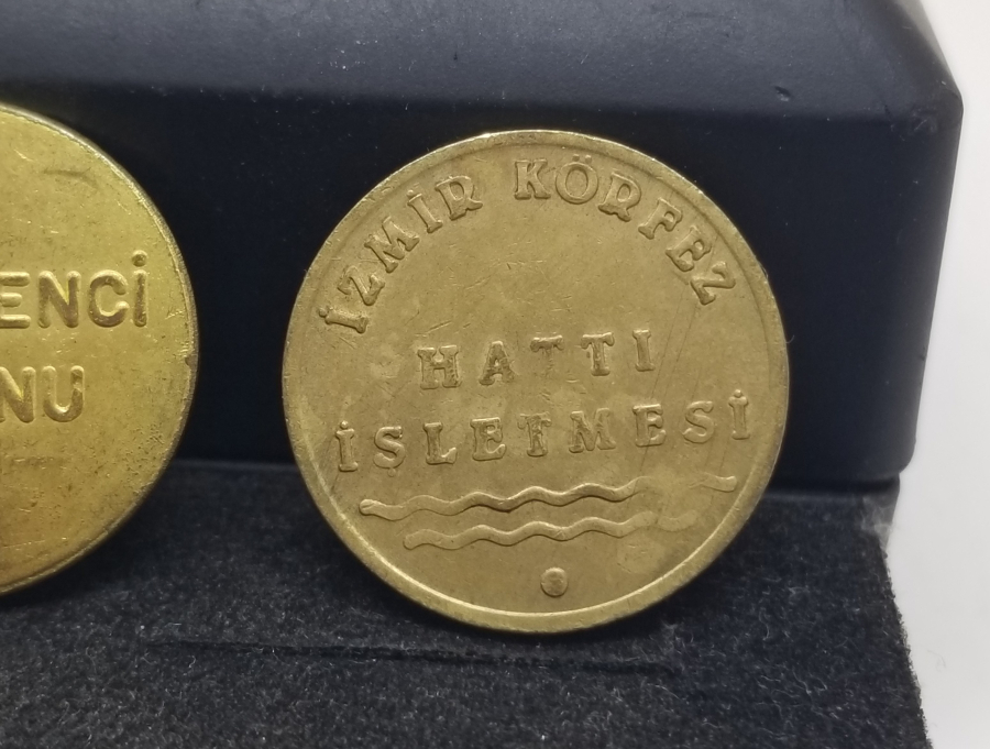 İKİ ADET ANTİKA JETON