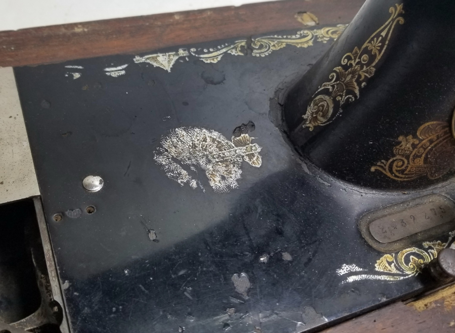 OSMANLI DÖNEMİ ORİJİNAL KUTUSUNDA DİKİŞ MAKİNESİ