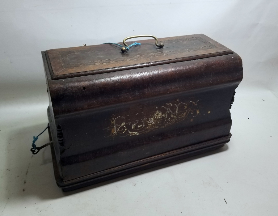 OSMANLI DÖNEMİ ORİJİNAL KUTUSUNDA DİKİŞ MAKİNESİ