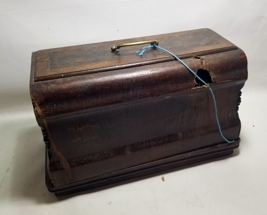 OSMANLI DÖNEMİ ORİJİNAL KUTUSUNDA DİKİŞ MAKİNESİ