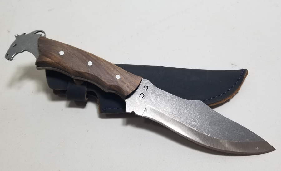 BÜYÜK BOY AHŞAP SAPLI VE AT BAŞLI KAMPÇI BIÇAĞI