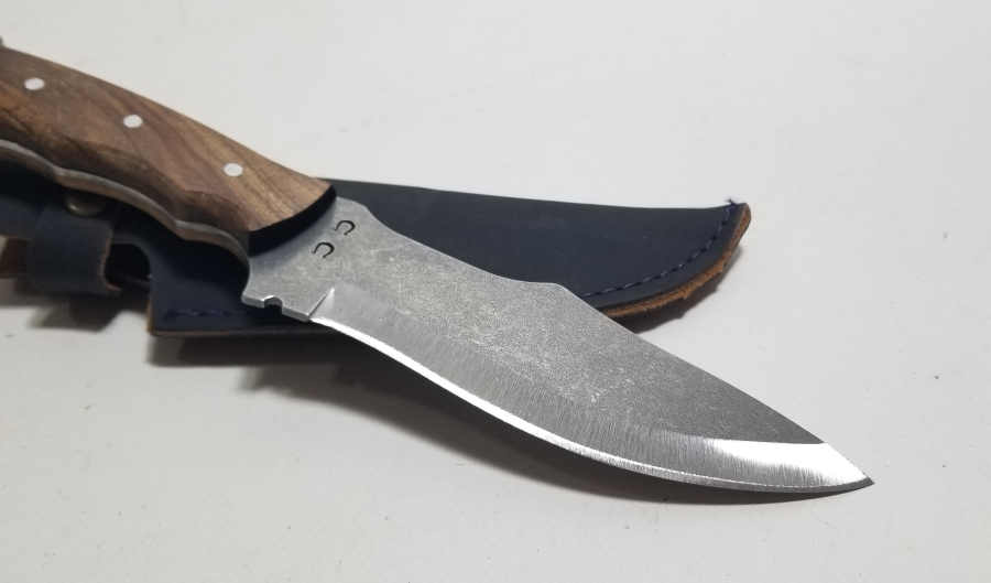 BÜYÜK BOY AHŞAP SAPLI VE AT BAŞLI KAMPÇI BIÇAĞI