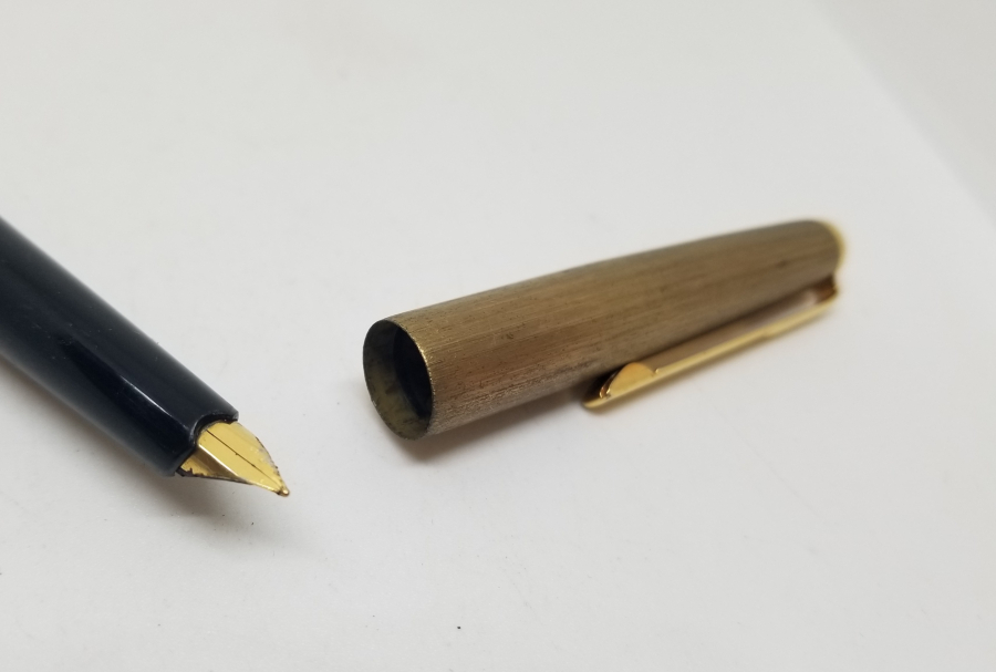 ALTIN KAPLAMA UÇLU SENATOR MARKA DOLMA KALEM