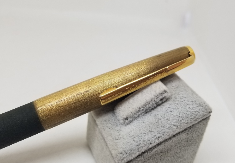 ALTIN KAPLAMA UÇLU SENATOR MARKA DOLMA KALEM