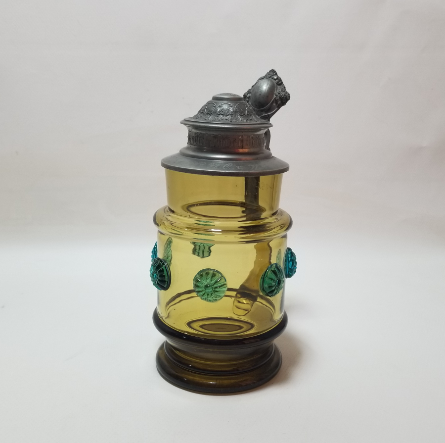 KABARTMA İŞÇİLİKLİ NADİR TİPTE ANTİKA TANKART - BİRA BARDAĞI