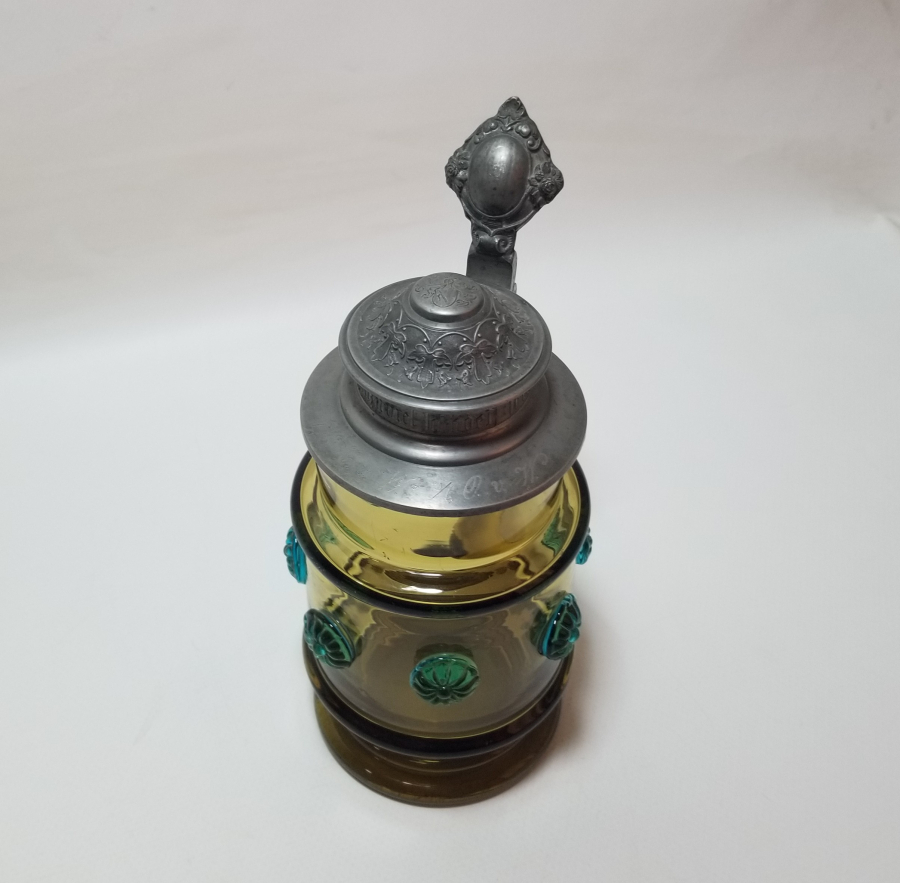 KABARTMA İŞÇİLİKLİ NADİR TİPTE ANTİKA TANKART - BİRA BARDAĞI