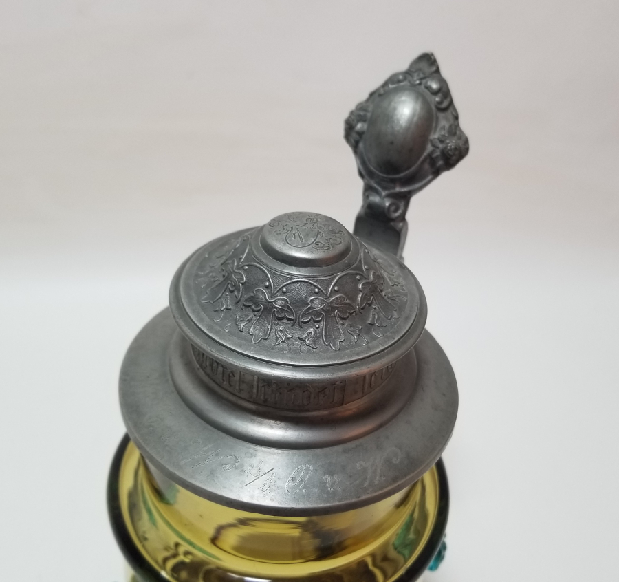 KABARTMA İŞÇİLİKLİ NADİR TİPTE ANTİKA TANKART - BİRA BARDAĞI