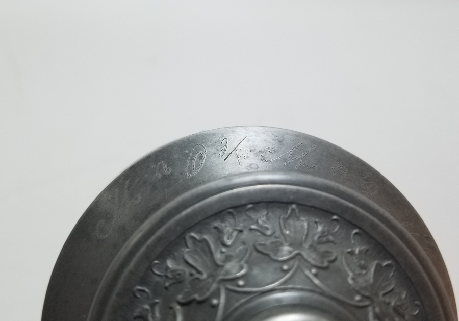 KABARTMA İŞÇİLİKLİ NADİR TİPTE ANTİKA TANKART - BİRA BARDAĞI