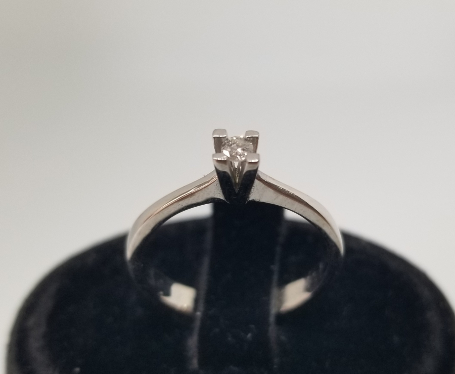 PIRLANTA TAŞLI TEKTAŞ YÜZÜK