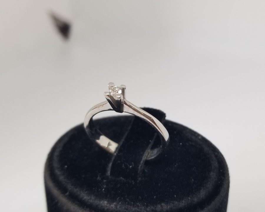 PIRLANTA TAŞLI TEKTAŞ YÜZÜK