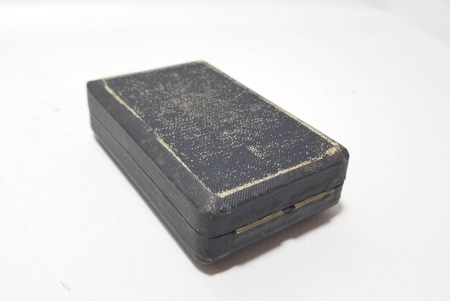 ORİJİNAL KUTUSUNDA KURMALI ANTİKA GÜMÜŞ KASA CEP SAATİ