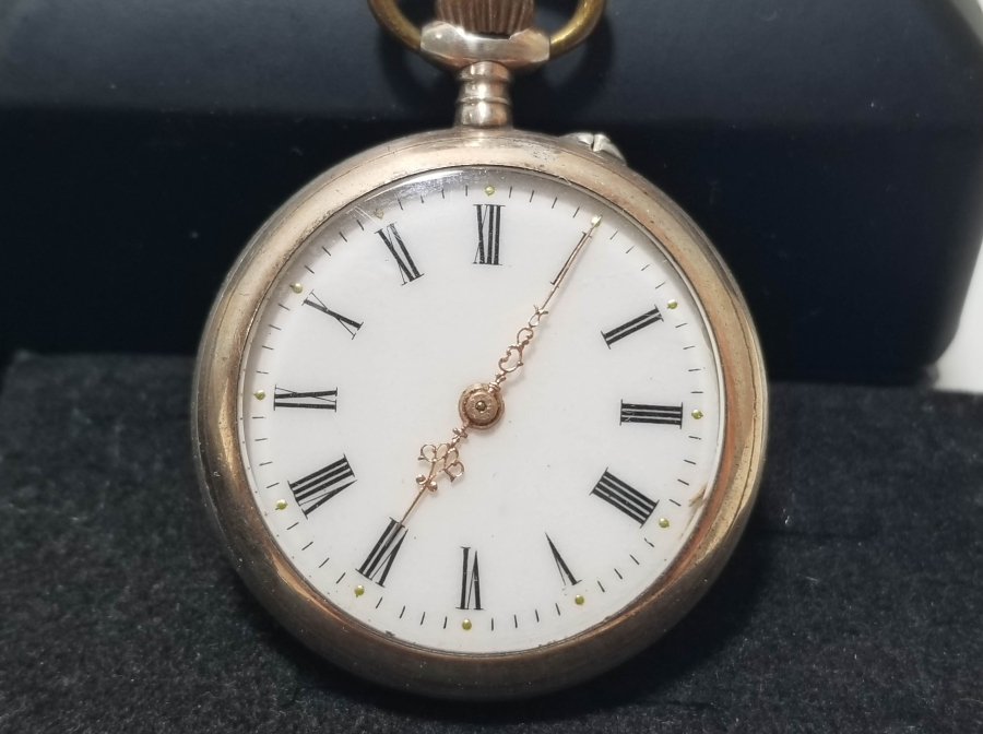 ORİJİNAL KUTUSUNDA KURMALI ANTİKA GÜMÜŞ KASA CEP SAATİ