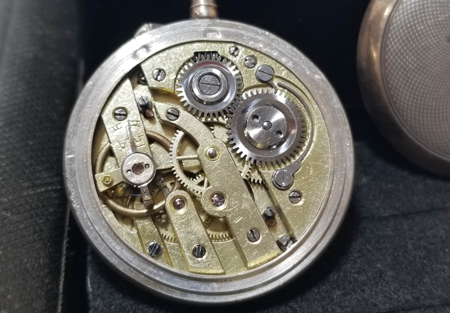 ORİJİNAL KUTUSUNDA KURMALI ANTİKA GÜMÜŞ KASA CEP SAATİ