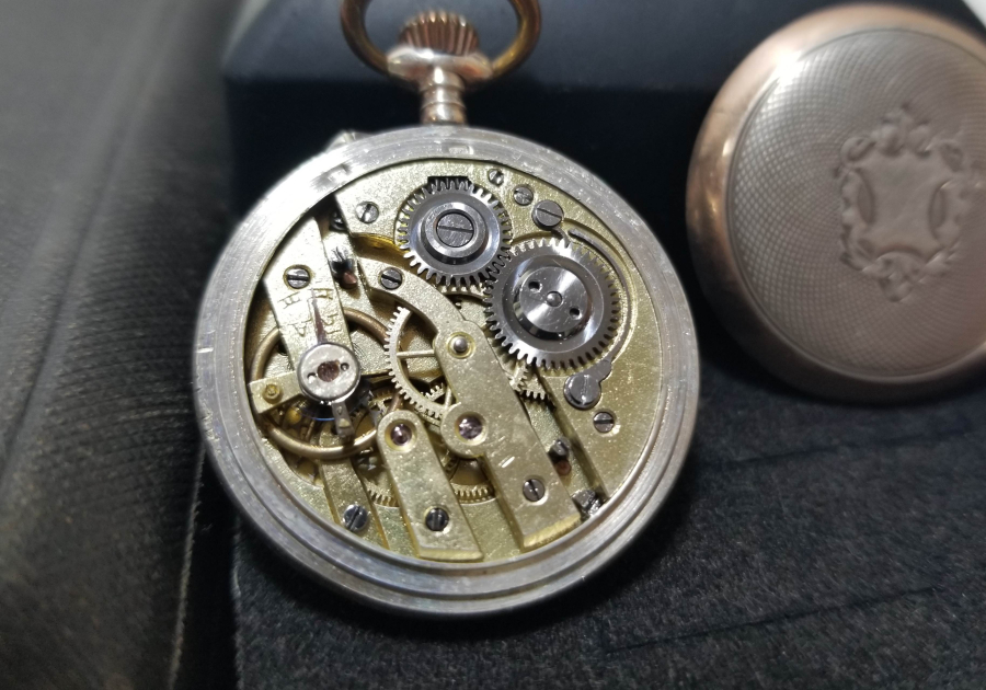 ORİJİNAL KUTUSUNDA KURMALI ANTİKA GÜMÜŞ KASA CEP SAATİ