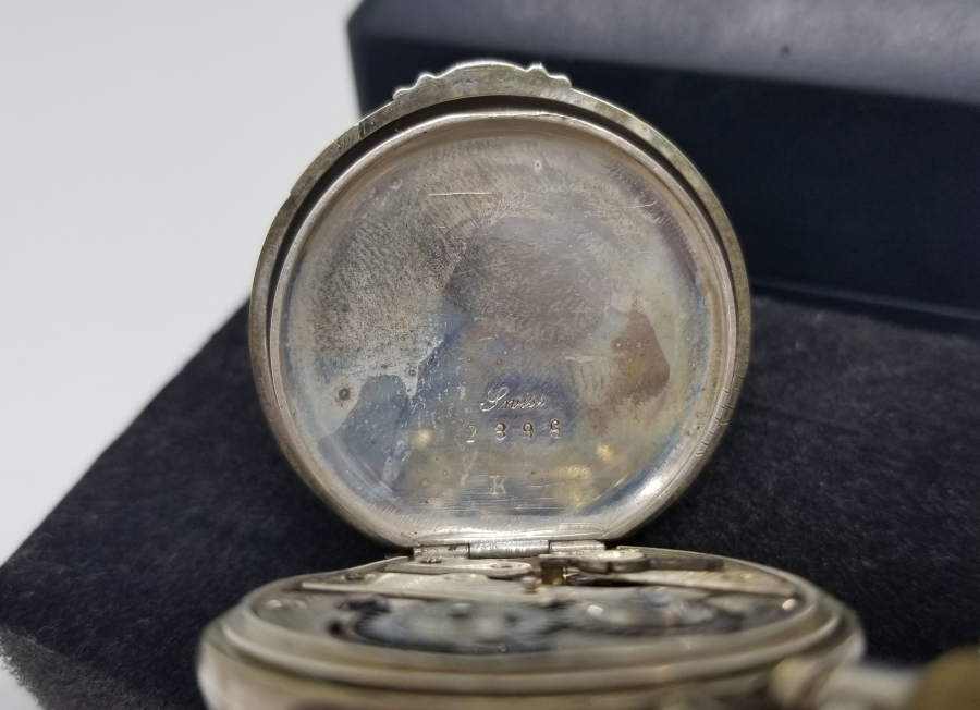 OSMANLI DÖNEMİ NADİR TİPTE KABARTMA İŞÇİLİKLİ GÜMÜŞ KASA CEP SAATİ