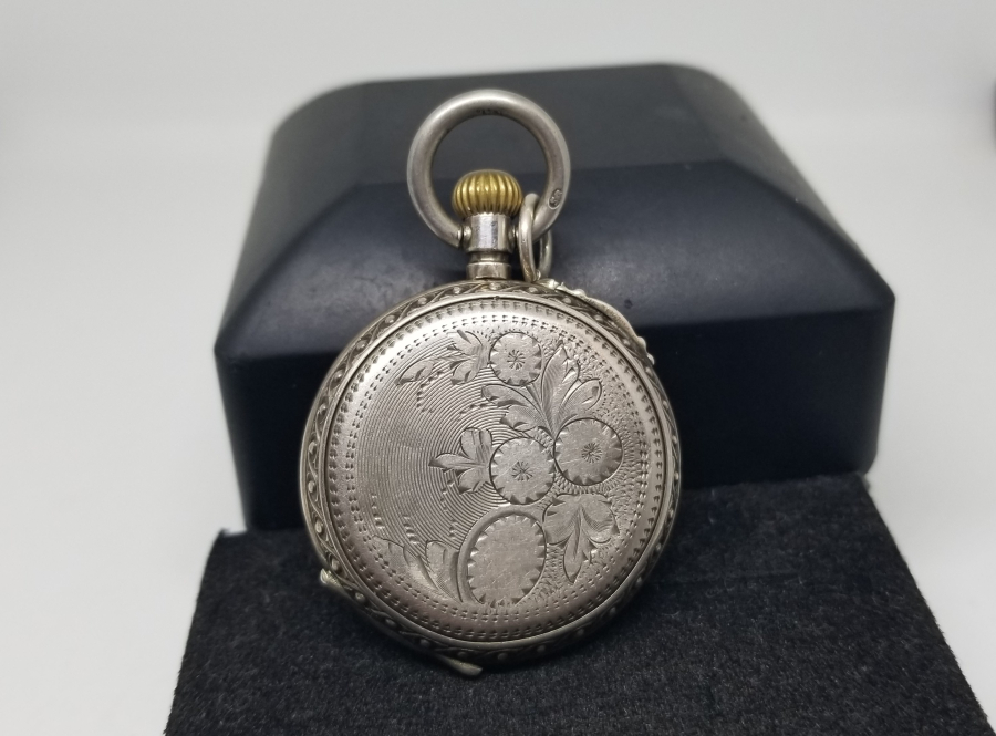 OSMANLI DÖNEMİ NADİR TİPTE KABARTMA İŞÇİLİKLİ GÜMÜŞ KASA CEP SAATİ