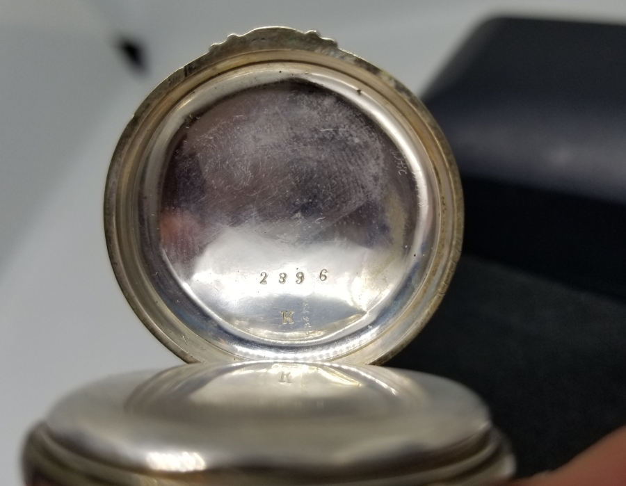 OSMANLI DÖNEMİ NADİR TİPTE KABARTMA İŞÇİLİKLİ GÜMÜŞ KASA CEP SAATİ