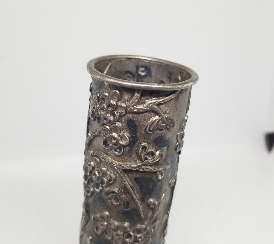 NADİR TİPTE KABARTMA İŞÇİLİKLİ GÜMÜŞ KAPLAMA UZAKDOĞU TÜTSÜLÜK