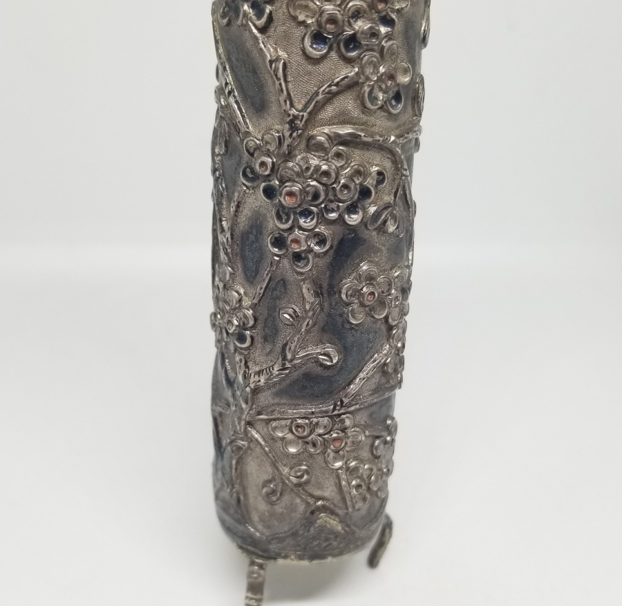 NADİR TİPTE KABARTMA İŞÇİLİKLİ GÜMÜŞ KAPLAMA UZAKDOĞU TÜTSÜLÜK