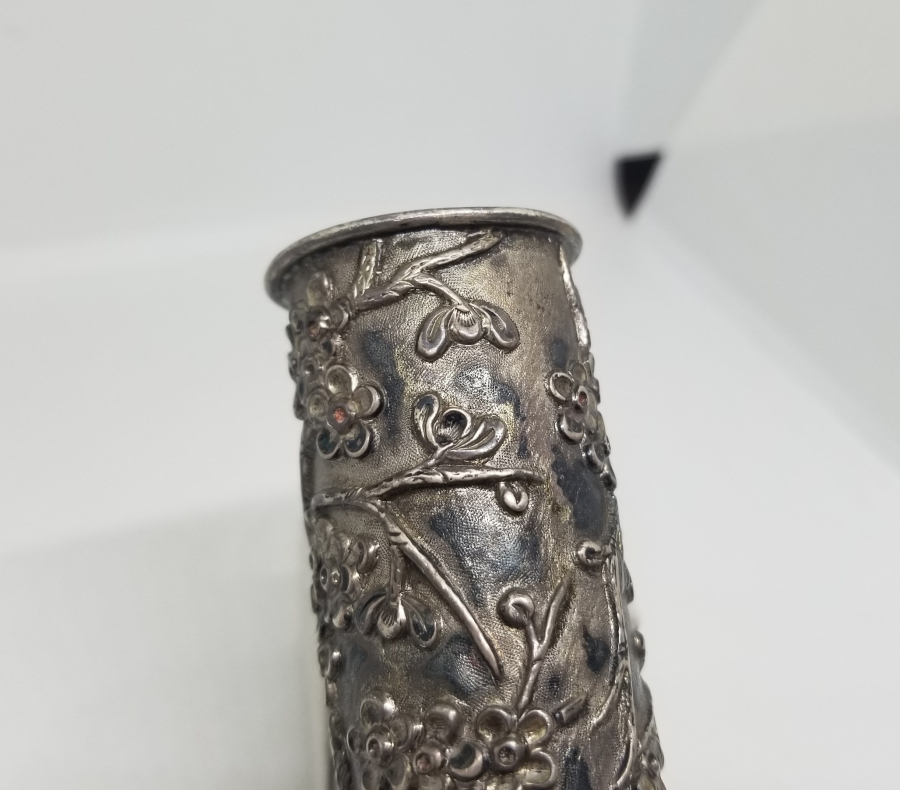 NADİR TİPTE KABARTMA İŞÇİLİKLİ GÜMÜŞ KAPLAMA UZAKDOĞU TÜTSÜLÜK