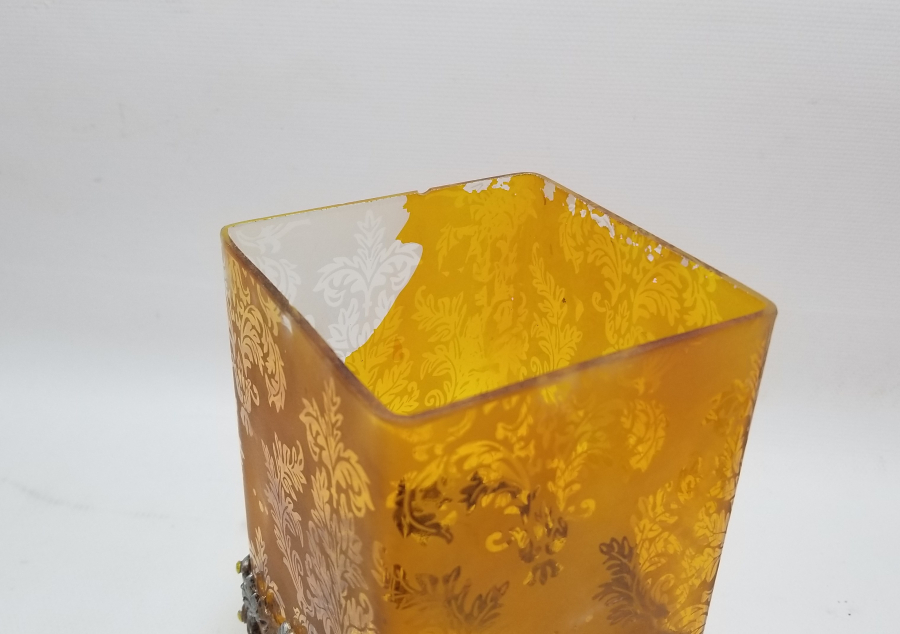 KABARTMA İŞÇİLİKLİ AVRUPA YAPIMI ANTİKA KAPAKLI CAM KUTU