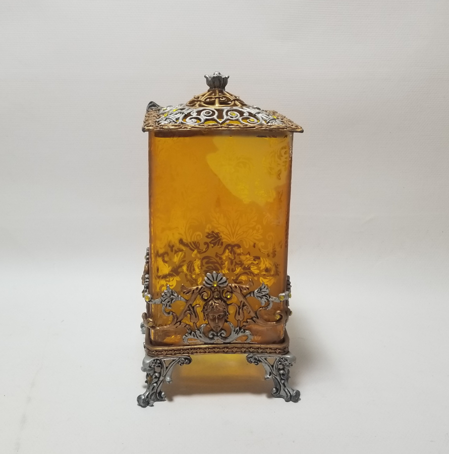 KABARTMA İŞÇİLİKLİ AVRUPA YAPIMI ANTİKA KAPAKLI CAM KUTU