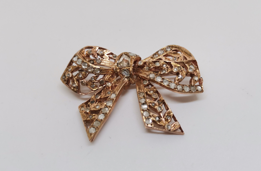 ÖZEL YAPIM FİYONK FORMLU ANTİKA ELMAS BROŞ