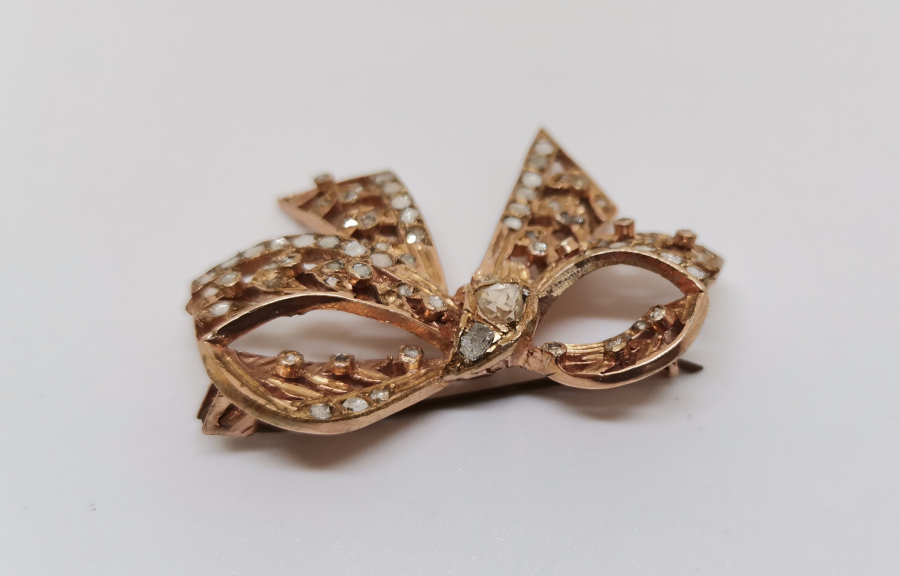 ÖZEL YAPIM FİYONK FORMLU ANTİKA ELMAS BROŞ