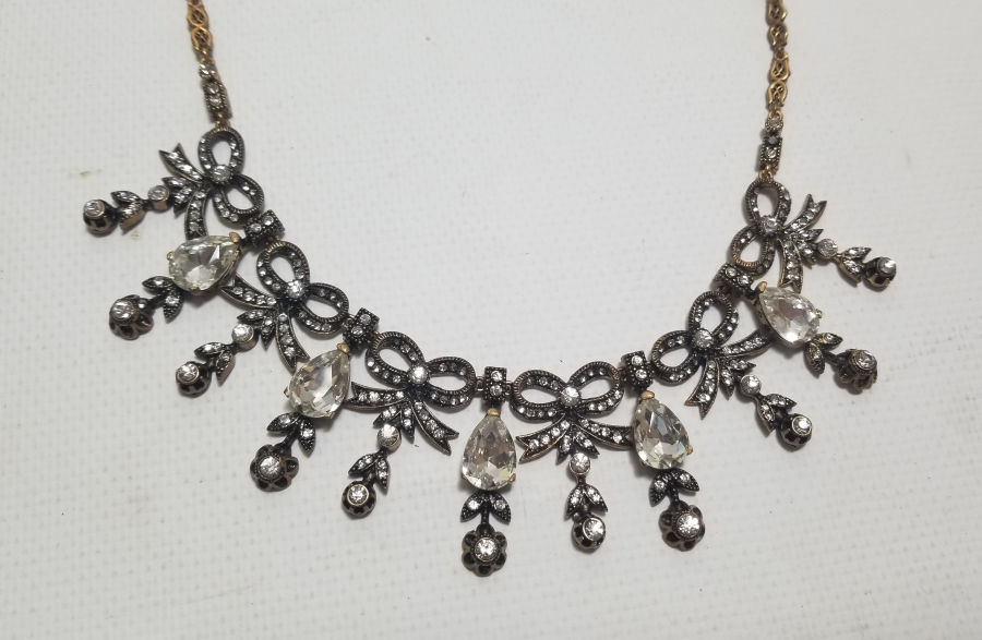 OSMANLI TARZDA YAPILMIŞ BİJUTERİ GERDANLIK