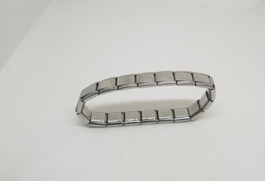 ESNER YAPILI ÇELİK BİLEKLİK