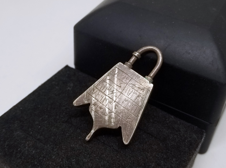 KİLİT FORMUNDA YAPILMIŞ ÇOK NADİR MUHABBET TILSIMI