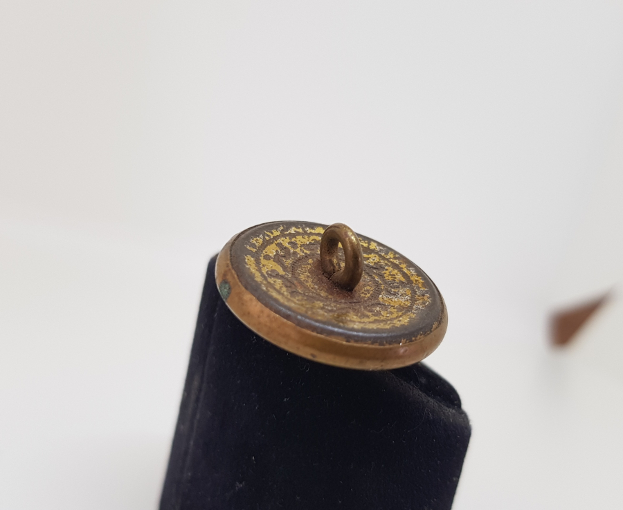 ARKASI OSMANLICA YAZILI 1. DÜNYA SAVAŞI DÖNEMİ TOPÇU SUBAY DÜĞMESİ