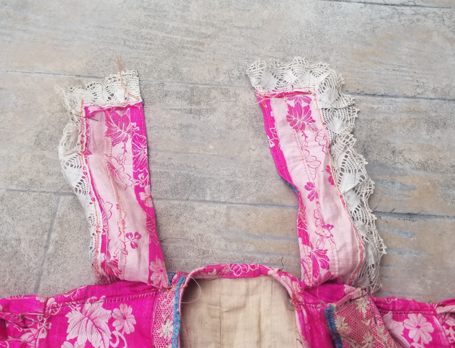 OSMANLI DÖNEMİ HEREKE DOKUMASI İPEK KIYAFET