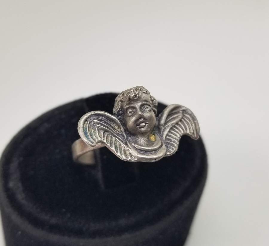 ÜZERİ MELEK FİGÜRLÜ ÖZEL YAPIM GÜMÜŞ YÜZÜK