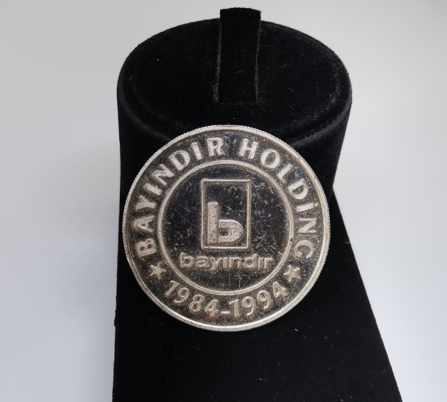 BAYINDIR HOLDİNG'İN KURULUŞUNUN 10. YILI ANISINA BASILMIŞ ÖZEL HATIRA GÜMÜŞ MADALYON