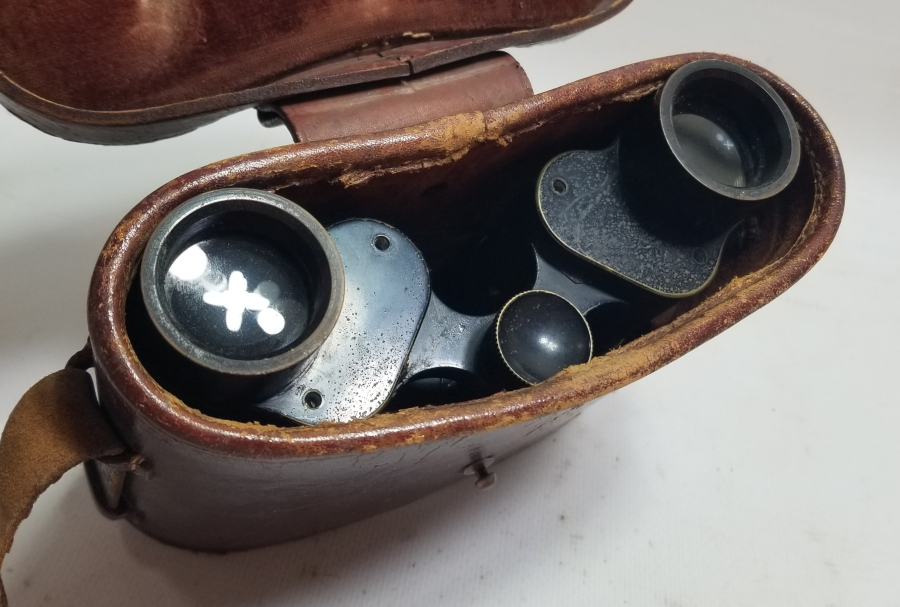 ORİJİNAL KUTUSUNDA ÜZERİ OSMANLICA YAZILI NADİR SUBAY DÜRBÜNÜ