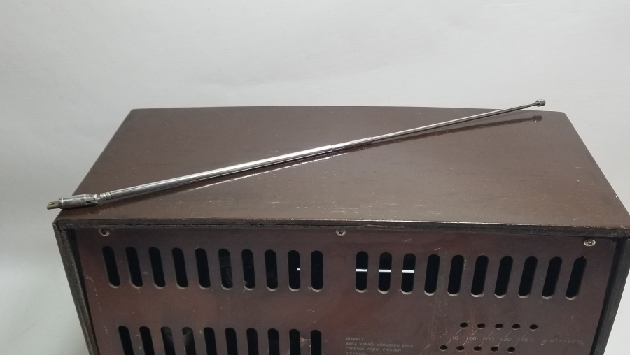 ÇALIŞIR DURUMDA ANTİKA RADYO