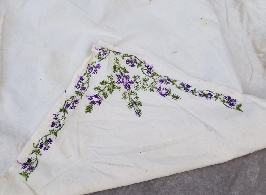 ANTİKA KANAVİÇE İŞÇİLİKLİ GELİN BOHÇASI