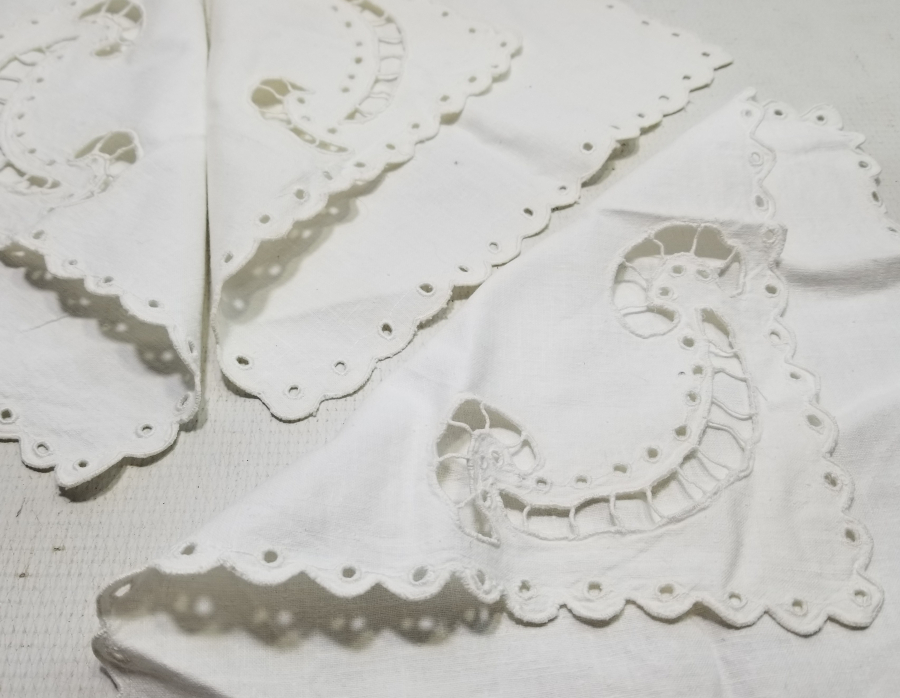 4 ADET ANTİKA DELİK İŞİ PEÇETELİK