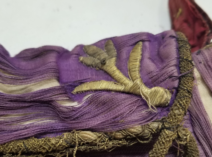 ÜZERİ SIRMA İŞÇİLİKLİ OSMANLI DÖNEMİ KUR'AN-I KERİM KABI