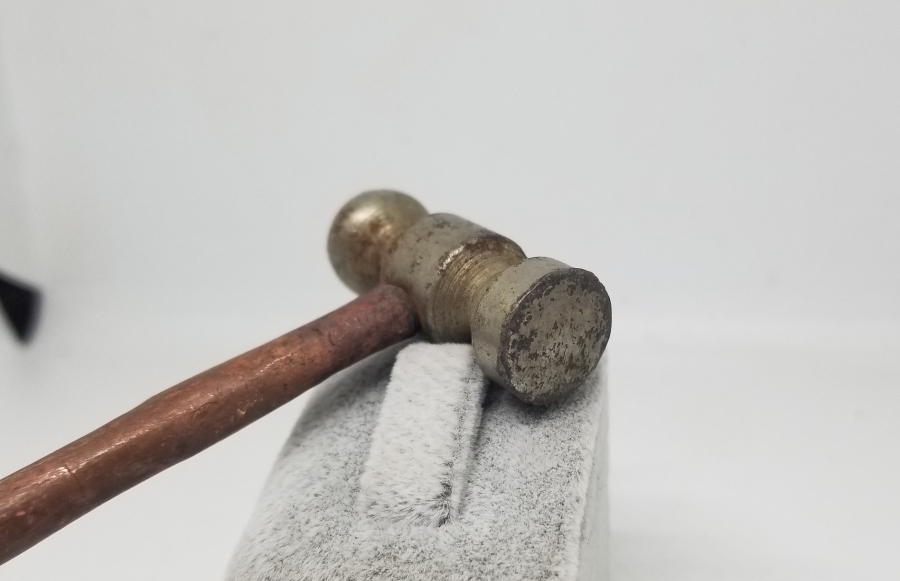 ANTİKA METAL SAATÇİ ÇEKİCİ