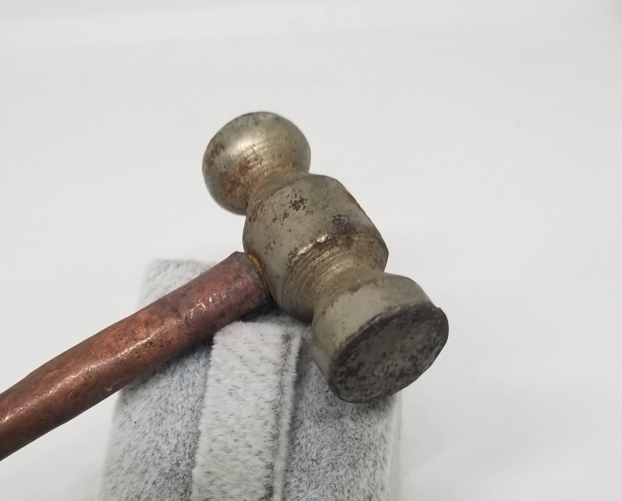 ANTİKA METAL SAATÇİ ÇEKİCİ