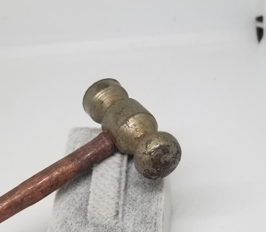 ANTİKA METAL SAATÇİ ÇEKİCİ