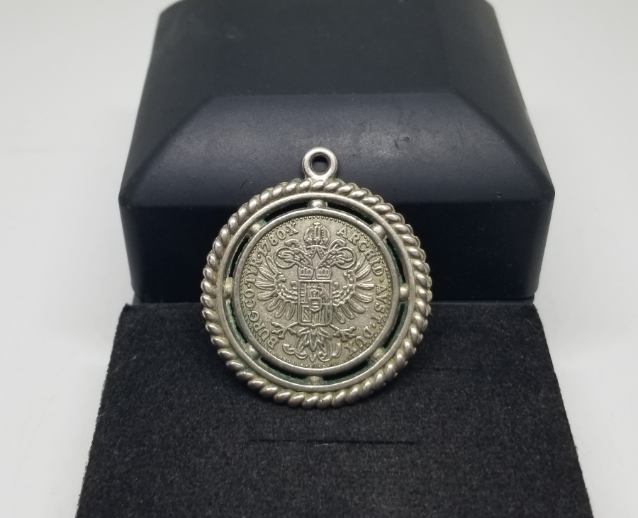 GÜMÜŞ KAPLAMA MARIA TERESSA GÖRSELLİ AVRUPA KOLYE